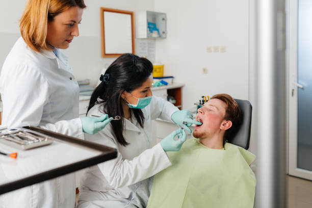 Best Weekend Emergency Dental Services in Agua Dulce, TX